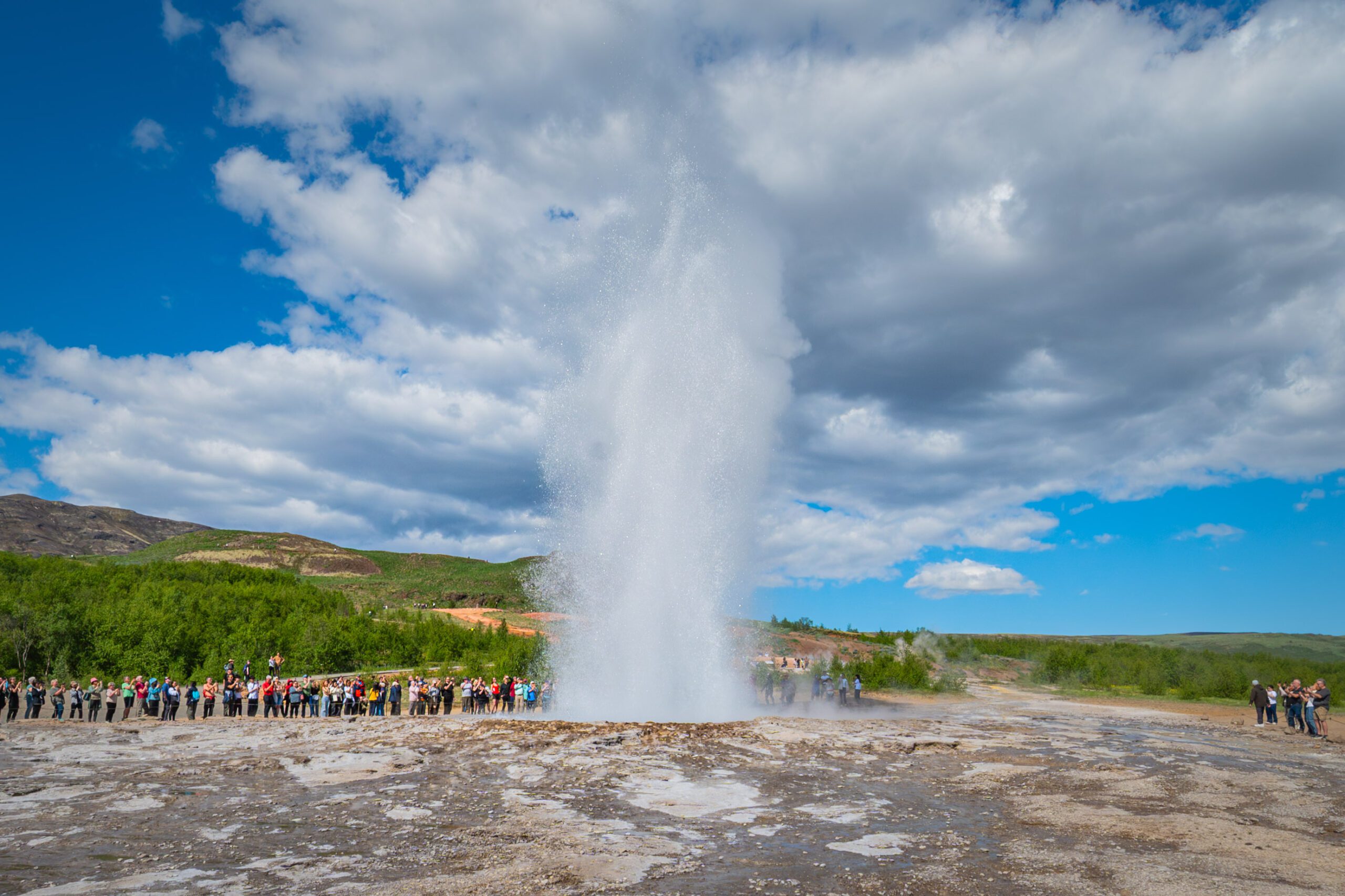 Iceland geysir Hungrytravelfamily