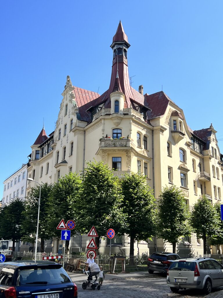Vecriga_Riga_Latvia_hungrytravelfamily_004