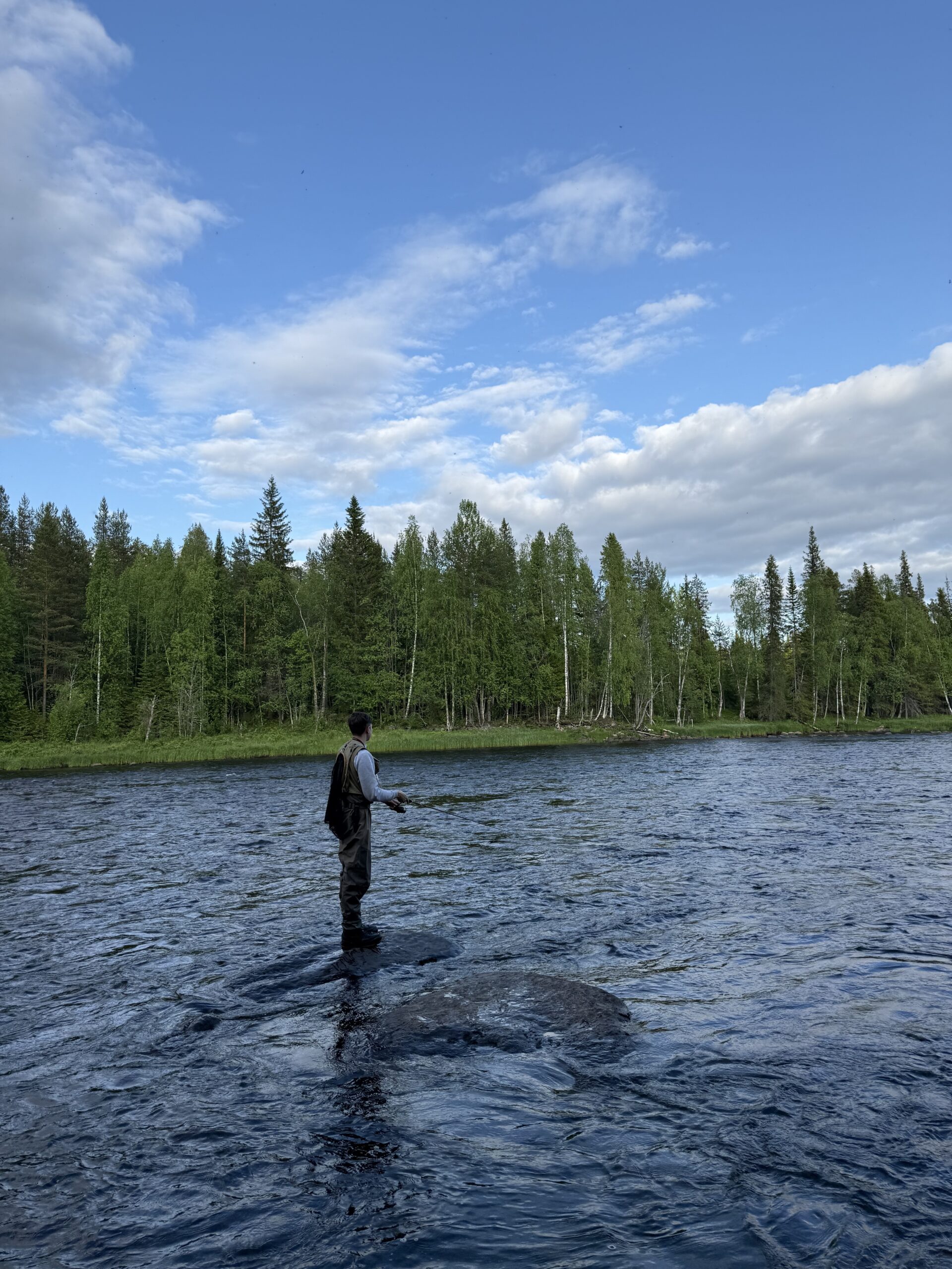 Sweden fishibg river Hungrytravelfamily