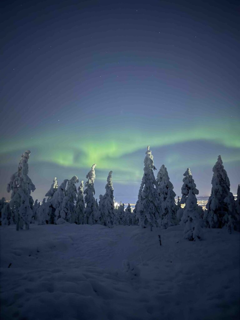 Northern Lights in Rovaniemi Hungrytravelfamily