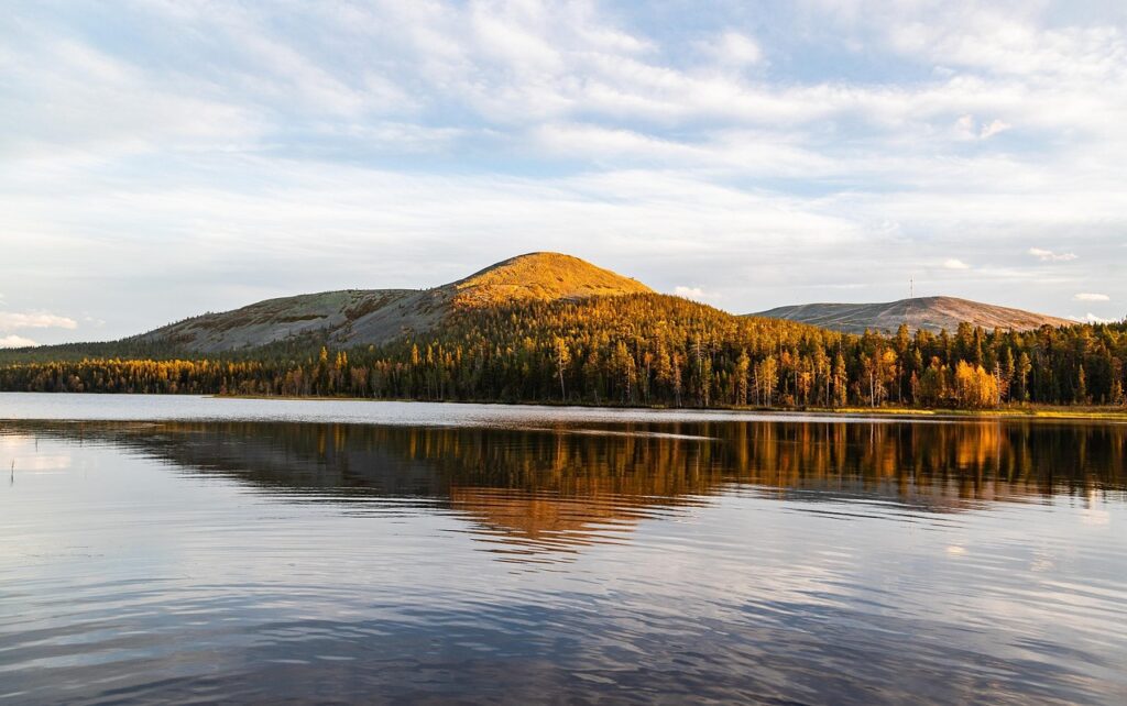 Korpintiuku Lake summer autumn Lapland Finland Hungrytravelfamily